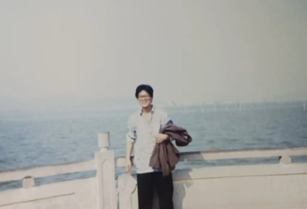 大學(xué)生寫家史︱一家一世界，一日一百年