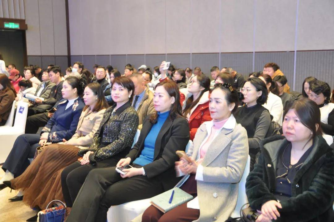 吉林、新疆滑雪產(chǎn)業(yè)優(yōu)勢(shì)明顯 中國(guó)滑雪度假區(qū)競(jìng)爭(zhēng)力推薦榜（2026）暨“滑雪旅游十佳城市”推薦榜單發(fā)布