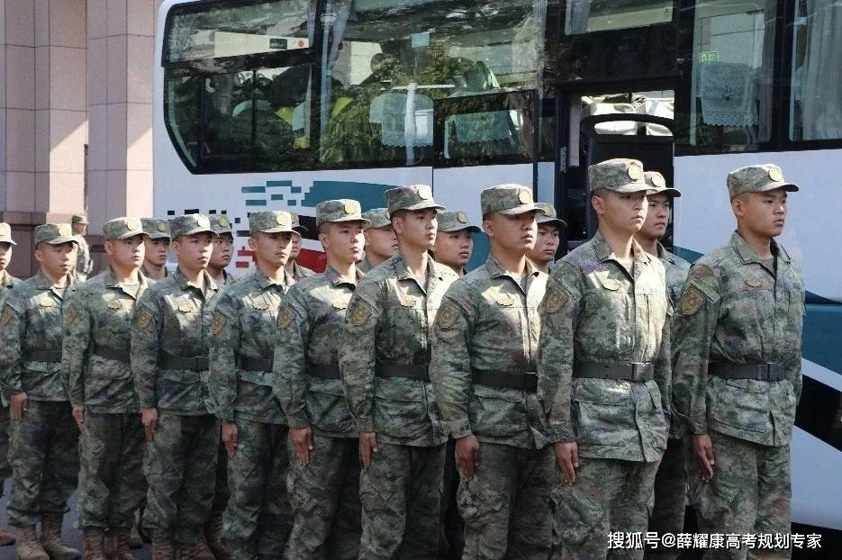 考上大學(xué)去當(dāng)兵還是上完大學(xué)去當(dāng)兵？