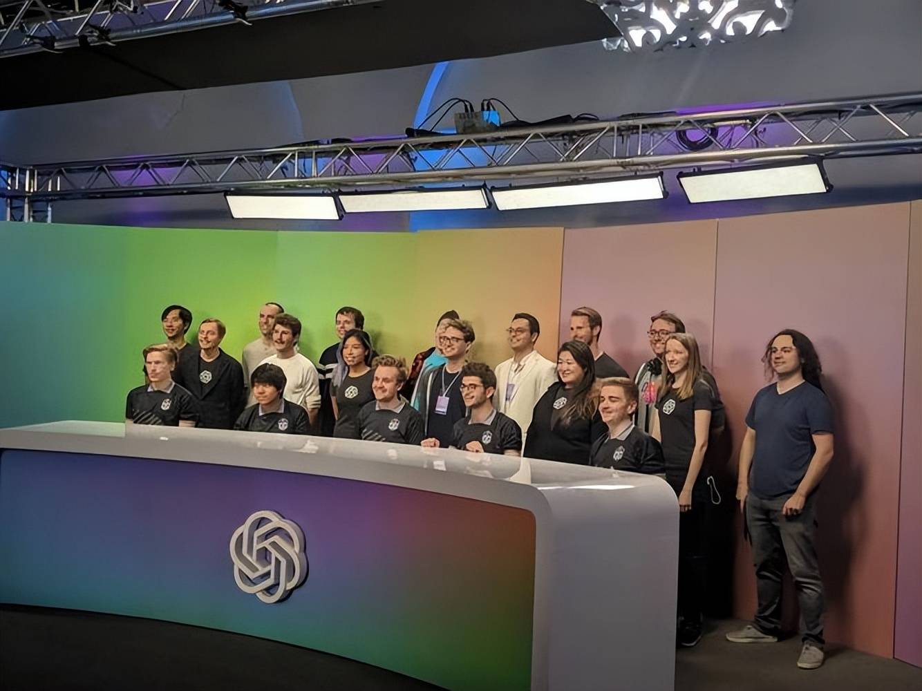 原創(chuàng)那些移民美國的中國精英，為啥突然人間蒸發(fā)？真相扎心不敢看