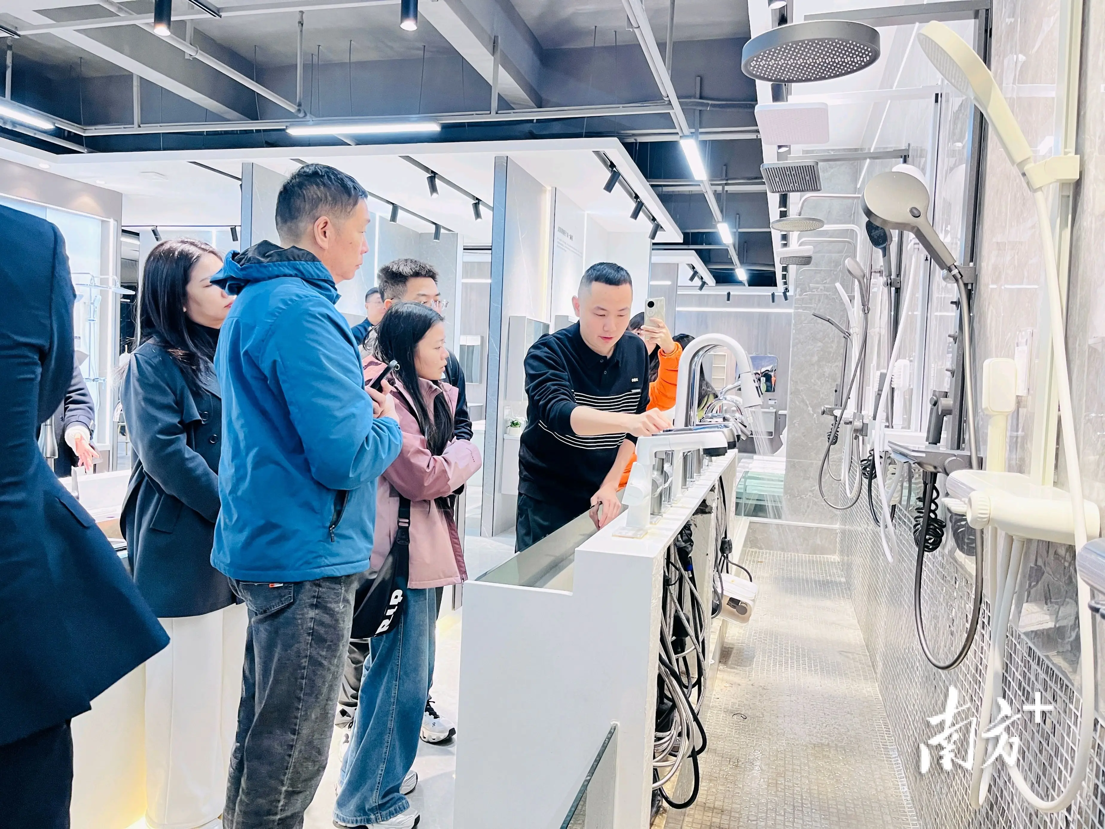 廣貨行天下｜潮州智能衛(wèi)浴，如何“智”勝未來？