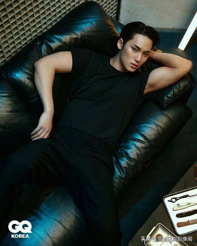 原創(chuàng)金珉奎 GQ KOREA 電子刊：曠野光影里，藏著不被定義的型格鋒芒