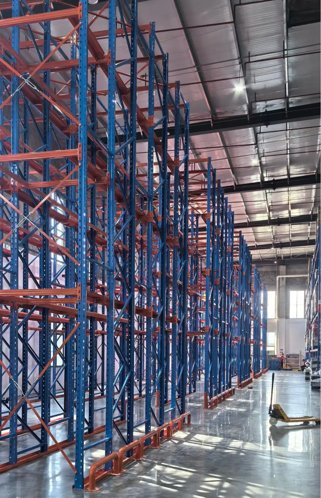 2025年市場上技術(shù)好的倉儲貨架源頭廠家選哪家，輕型倉儲倉庫貨架/高層貨架/重力式倉庫貨架，倉儲貨架產(chǎn)品怎么選擇