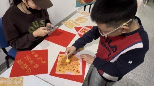 圖書館里過(guò)大年丨嶗山區(qū)圖書館“山海年味·書香市集”迎新春年俗文化市集熱鬧開市