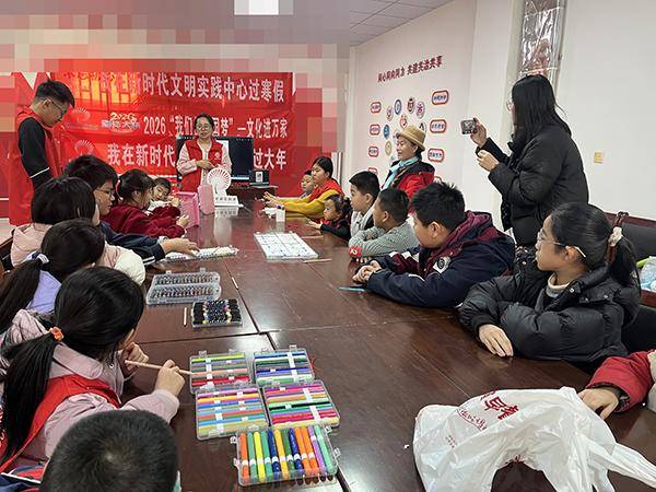 新生活·新風(fēng)尚·新年畫|青島市即墨區(qū)通濟(jì)街道曼谷陽光社區(qū)青少年巧手繪出“刺繡年畫”