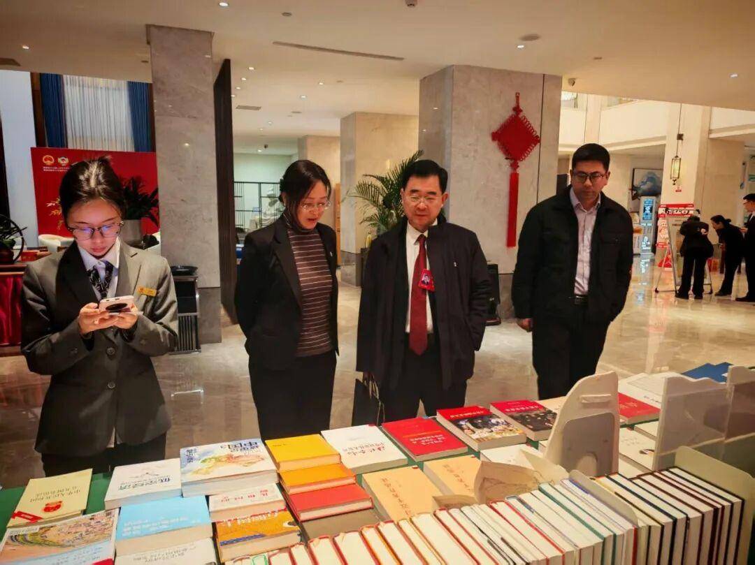 鄭州圖書館“書香凝共識，聚力謀發(fā)展”專題服務(wù)活動舉辦