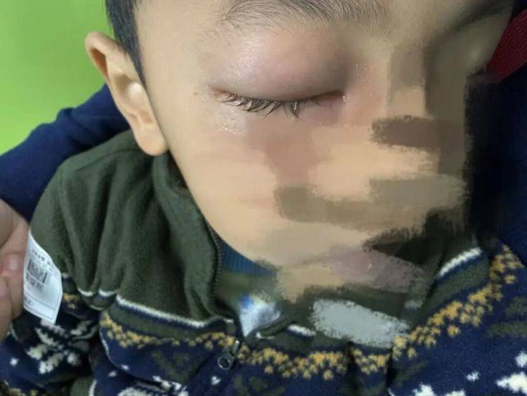 深圳一男童出國旅游，突發(fā)罕見病！一家緊急回國