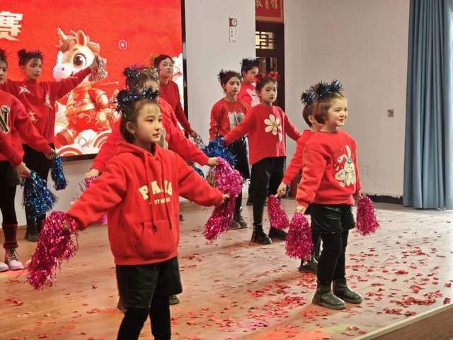 澤普縣各地舉辦特色舞蹈活動(dòng) 豐富群眾文化生活