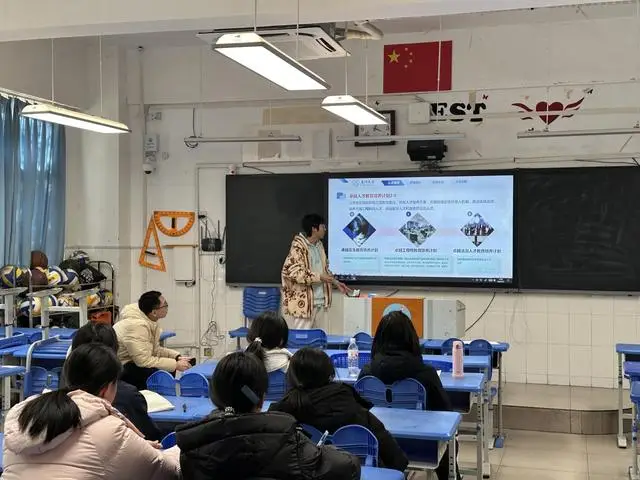 我為我的大學(xué)代言丨廈大學(xué)子情系母校河南省實(shí)驗(yàn)中學(xué)