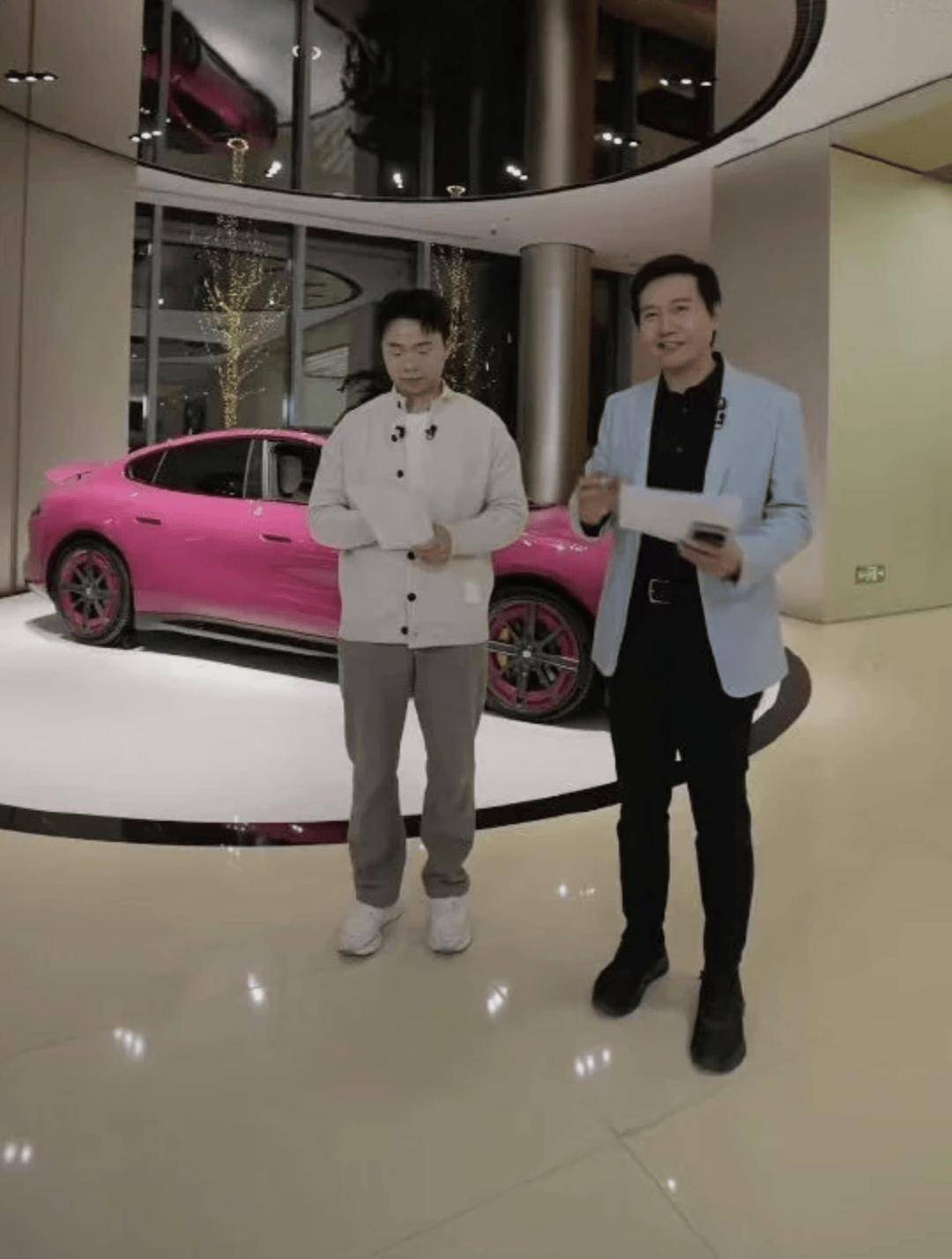 雷軍介紹小米汽車2026年春節(jié)無憂服務(wù)