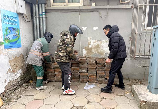 西城展覽路街道快速處置民生訴求，居民送錦旗點贊“馬上辦”