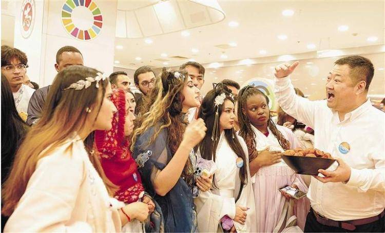 留學(xué)生麗珊在大連的第一個(gè)中國(guó)年