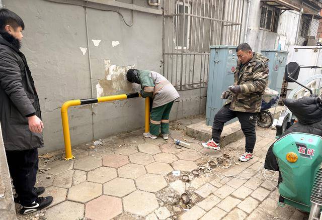 西城展覽路街道快速處置民生訴求，居民送錦旗點贊“馬上辦”