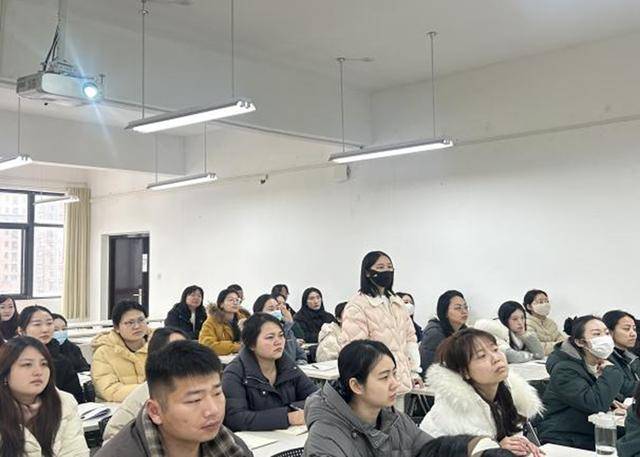 以成長赴新程，以微光暖教育！長江西路小學(xué)共書教育新篇