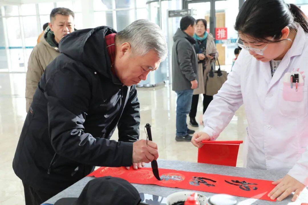 原創(chuàng)懷來老年大學與縣中醫(yī)醫(yī)院舉辦新春健康文化聯(lián)誼活動