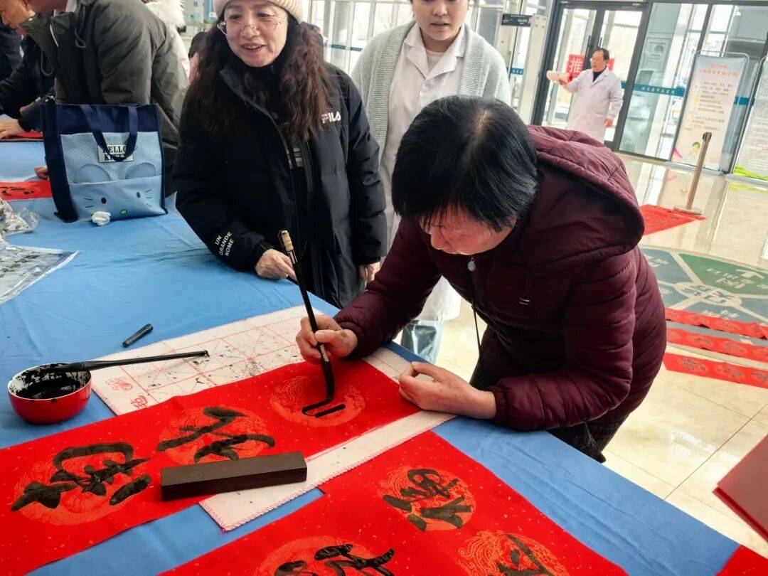 原創(chuàng)懷來老年大學與縣中醫(yī)醫(yī)院舉辦新春健康文化聯(lián)誼活動