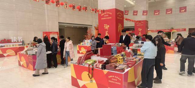 “騏驥躍讀·書香石化”新春圖書文創(chuàng)市集走進(jìn)中國石化總部
