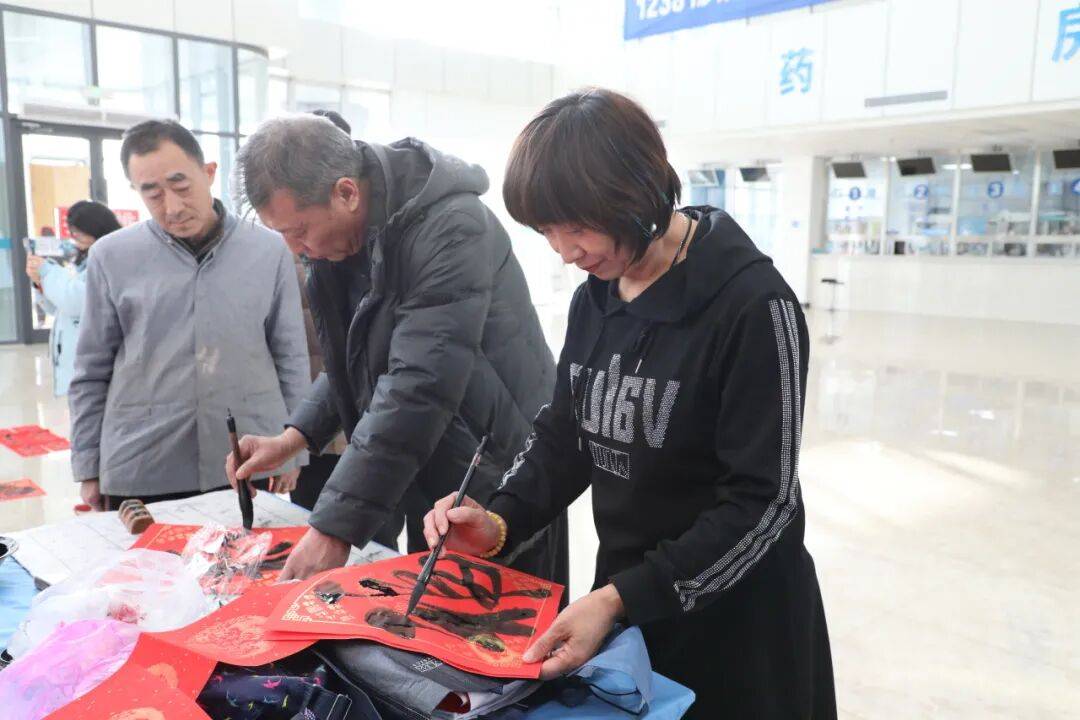 原創(chuàng)懷來老年大學與縣中醫(yī)醫(yī)院舉辦新春健康文化聯(lián)誼活動