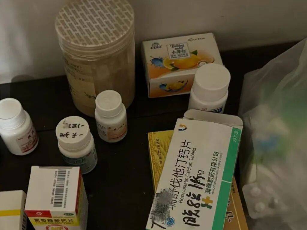 深夜，電子醫(yī)生，托起中老年人