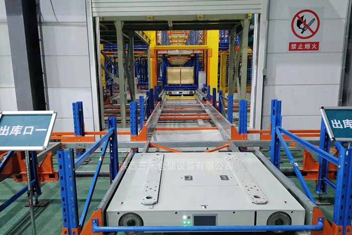 揭秘穿梭貨架正規(guī)廠商，冷庫貨架定制、穿梭貨架安裝軌道性價比情況