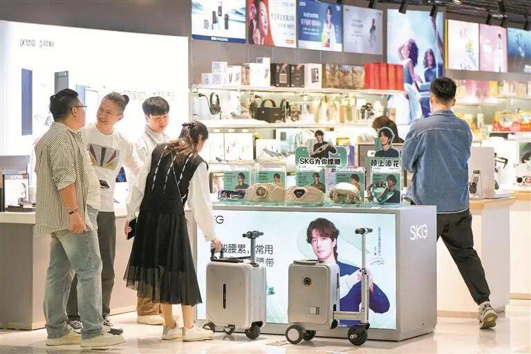 無人機、智能狗、AI眼鏡……深圳硬核“科技年貨”，正飛往全國31個省份