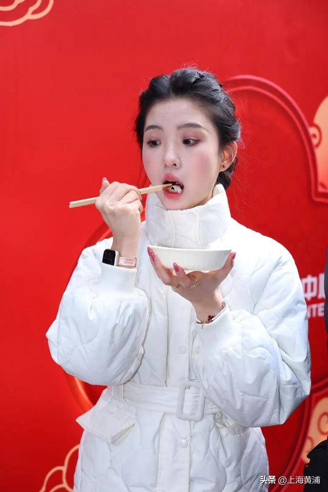 “美食大拜年”空降南京路，邊看邊吃體驗(yàn)海派年味