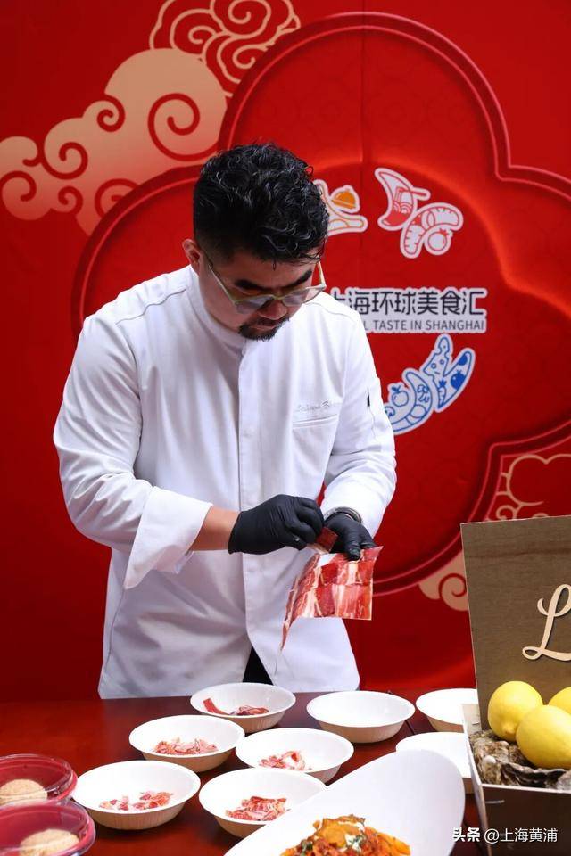 “美食大拜年”空降南京路，邊看邊吃體驗(yàn)海派年味