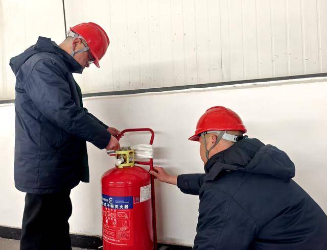 國網(wǎng)沁陽市供電公司：節(jié)前排查除隱患 筑牢倉儲(chǔ)安全防線