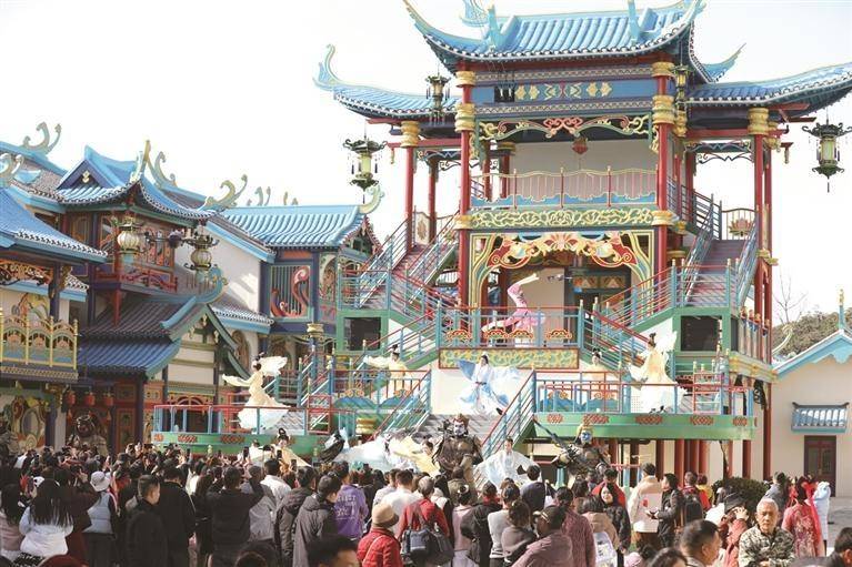 安康瀛湖漢水街文旅影視基地試運(yùn)營