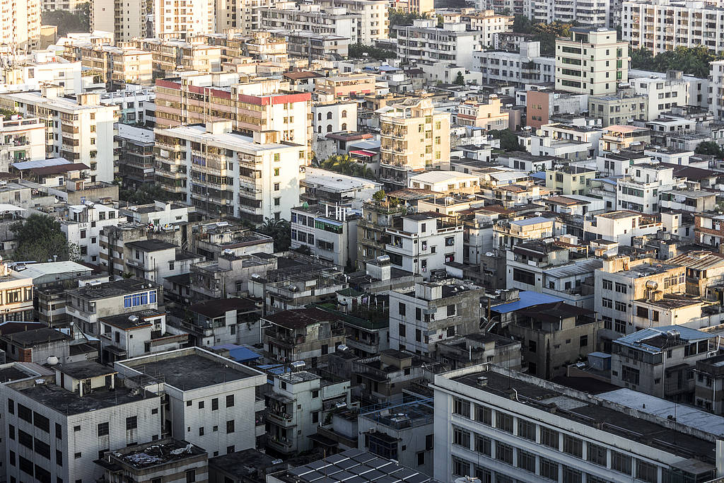 多地收購二手房作保租房，“老破小”有救了？