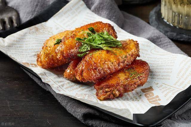 原創(chuàng)家常口蘑蒸雞翅：鮮香滑嫩的養(yǎng)生私房菜譜