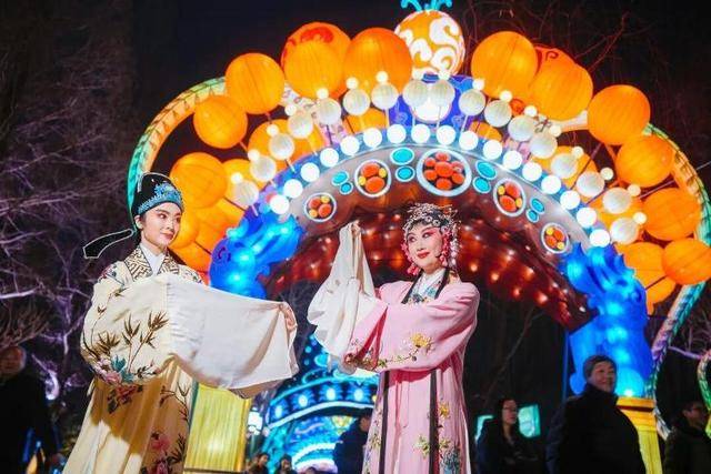 趕緊收藏！天下第一泉迎春花燈會(huì)今夜點(diǎn)亮，「賞燈地圖」首發(fā)，一圖看懂超全點(diǎn)位~