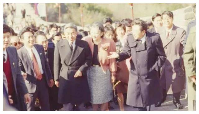 原創(chuàng)日本天皇首次訪華，要求撤下一道國宴名菜，中方：菜譜不變大膽吃