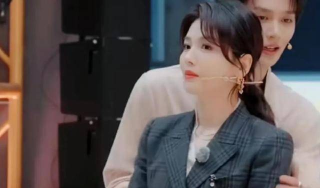 47歲演員劉濤迷上短劇，曬收藏片單！曾在綜藝中搭檔“00后”短劇演員演情侶