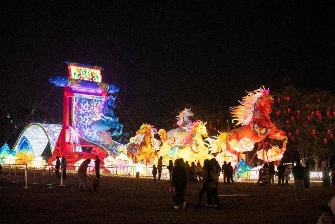 成都國際熊貓燈會全攻略｜一鍵收藏，帶你玩轉東安湖光影盛宴！