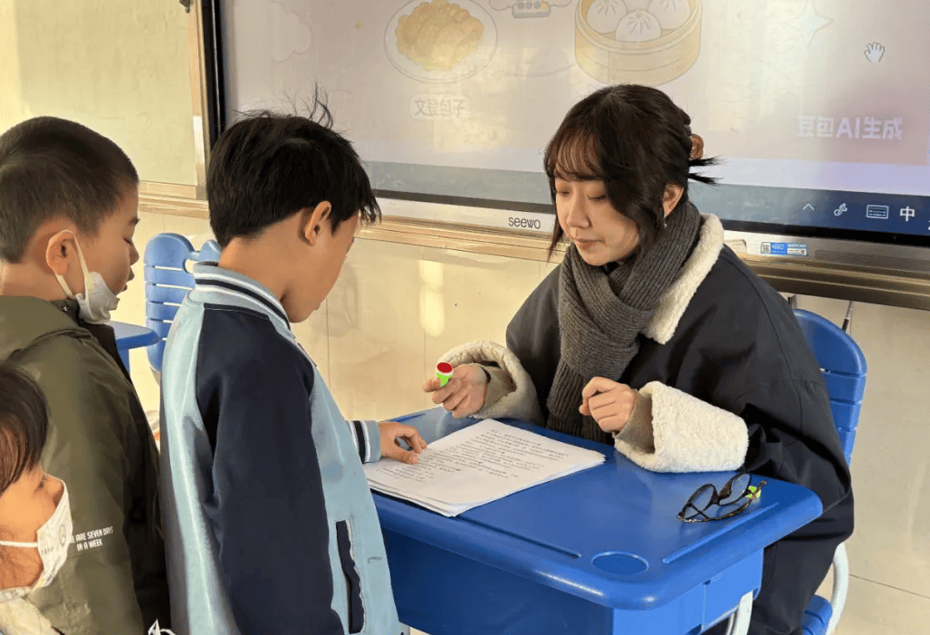 威海經(jīng)開區(qū)長峰小學(xué)：萌娃薦威海，樂考趣翻倍！