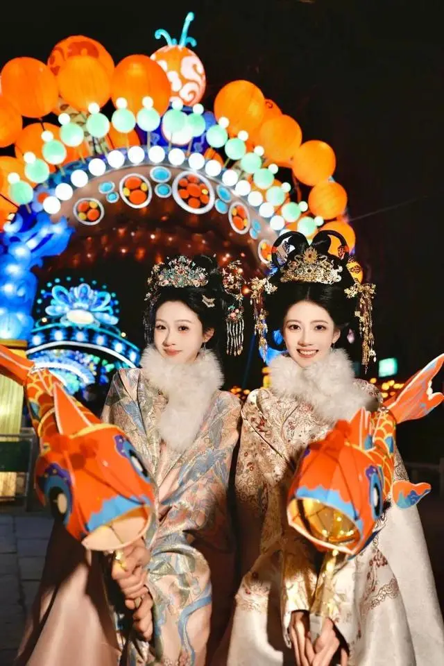 趕緊收藏！天下第一泉迎春花燈會(huì)今夜點(diǎn)亮，「賞燈地圖」首發(fā)，一圖看懂超全點(diǎn)位~