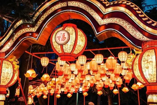 趕緊收藏！天下第一泉迎春花燈會(huì)今夜點(diǎn)亮，「賞燈地圖」首發(fā)，一圖看懂超全點(diǎn)位~