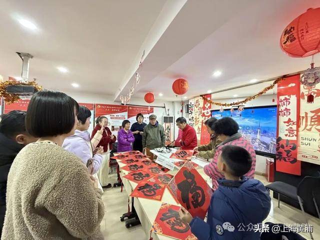 書法家攜馬年福字，赴一場鄰里新春之約