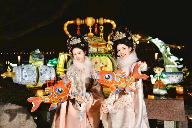 趕緊收藏！天下第一泉迎春花燈會(huì)今夜點(diǎn)亮，「賞燈地圖」首發(fā)，一圖看懂超全點(diǎn)位~