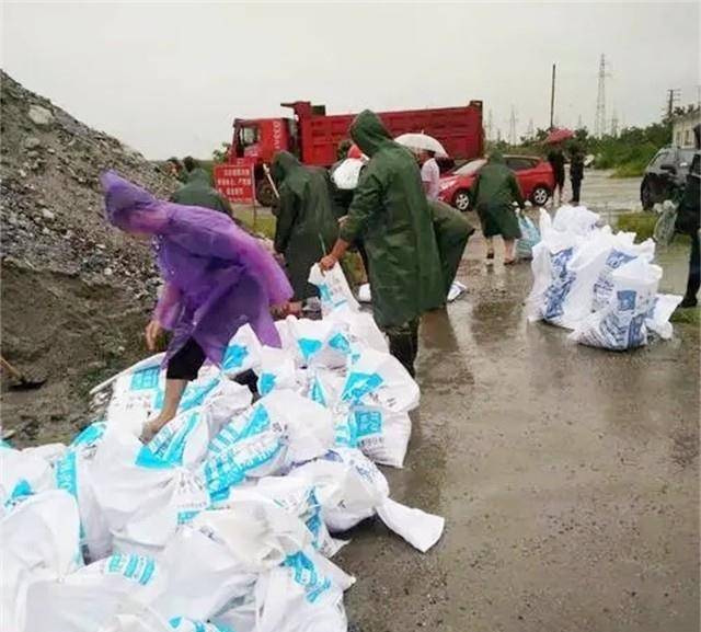 原創(chuàng)汶川地震中他被軍人救出，多年后他研究生入伍圓夢軍營