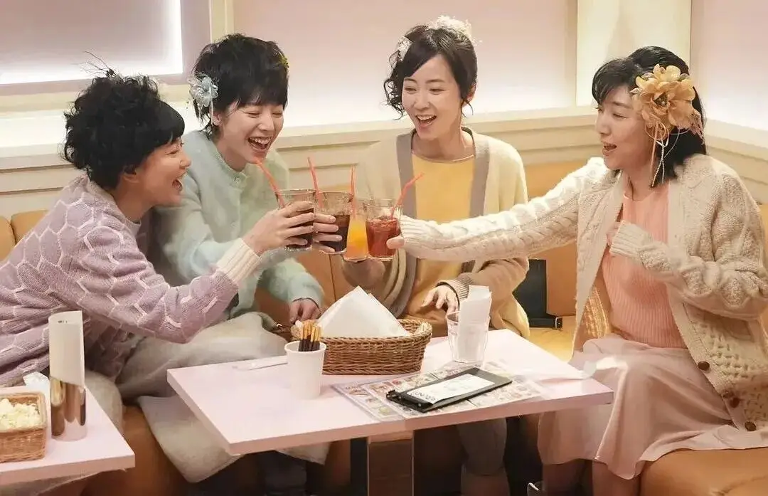 影視劇擠滿“薛定諤的家人”，這屆觀眾正為非傳統(tǒng)關系上頭