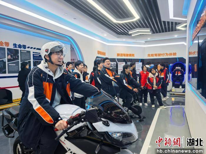 湖北宜昌：警校聯(lián)動開展交通安全教育實踐活動