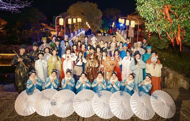 過年就來臺兒莊，全國在校大學生、18歲以下未成年人，門票免費！