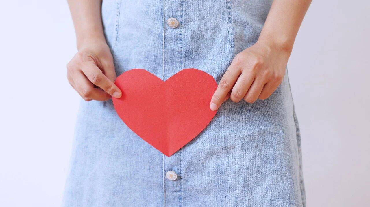 原創(chuàng)女性洗澡時(shí)，不需要洗得“太干凈”，這3處“臟一點(diǎn)”反而更健康