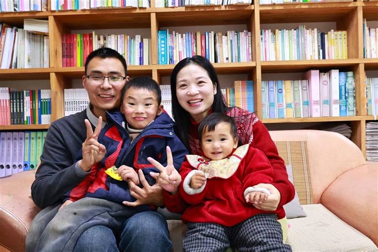 歸家飯桌后的教育堅守（新春走基層）