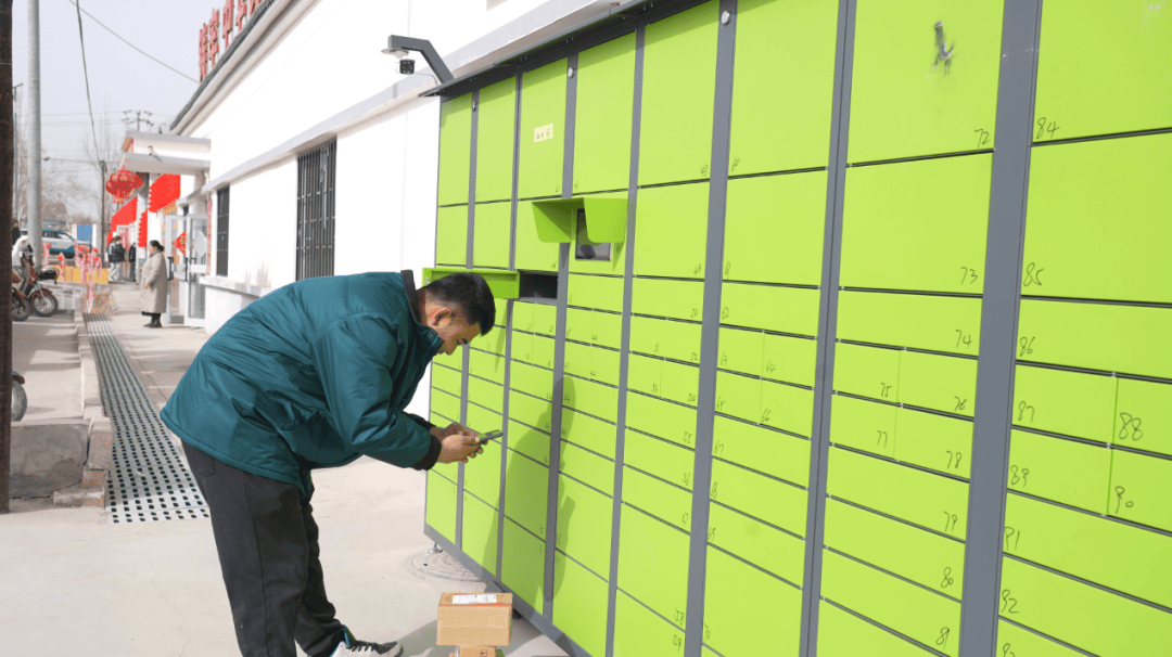 柯坪縣：快遞柜“上崗” 打通服務(wù)群眾“最后一公里”