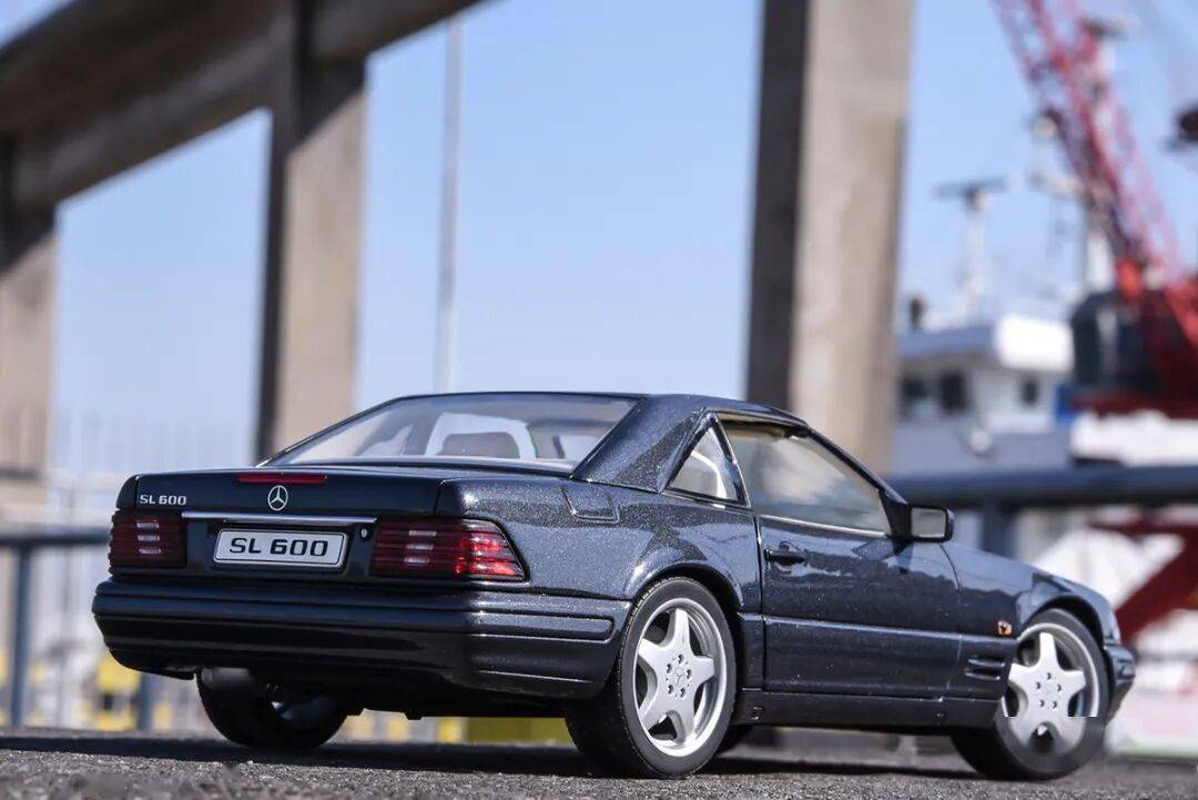 祝各位輪語人，新年越來越帥，荷包越來越厚，收藏越來越有品味！