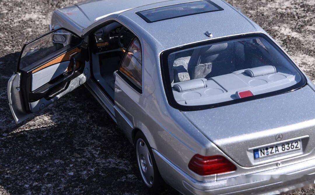 祝各位輪語人，新年越來越帥，荷包越來越厚，收藏越來越有品味！