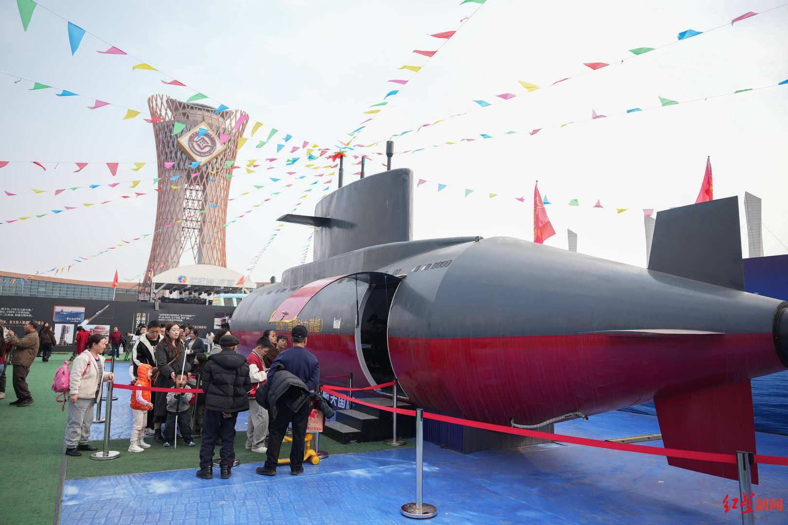 沉浸式國防教育點亮新春！2026成都國際航空航天國防科技展春節(jié)人氣爆棚